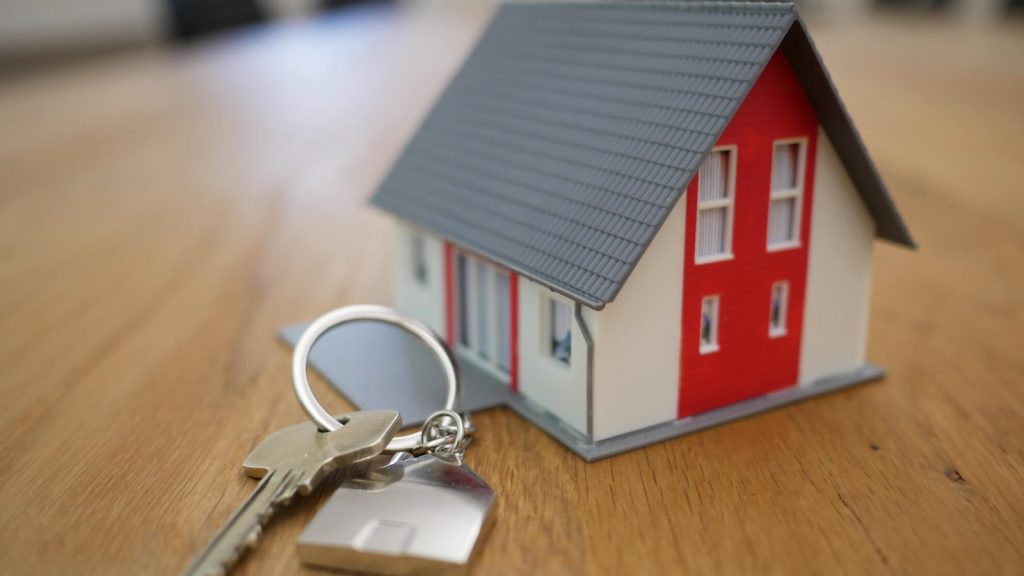 Know The Things To Consider When Going For Small House Purchase.